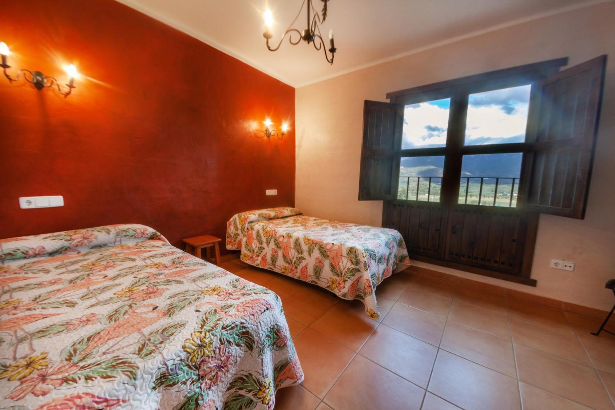 Chalet Villarrobles De Altamira *
